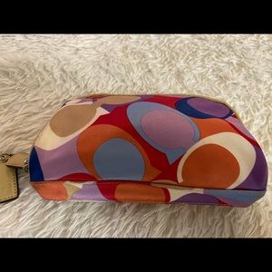 Cosmetic bag